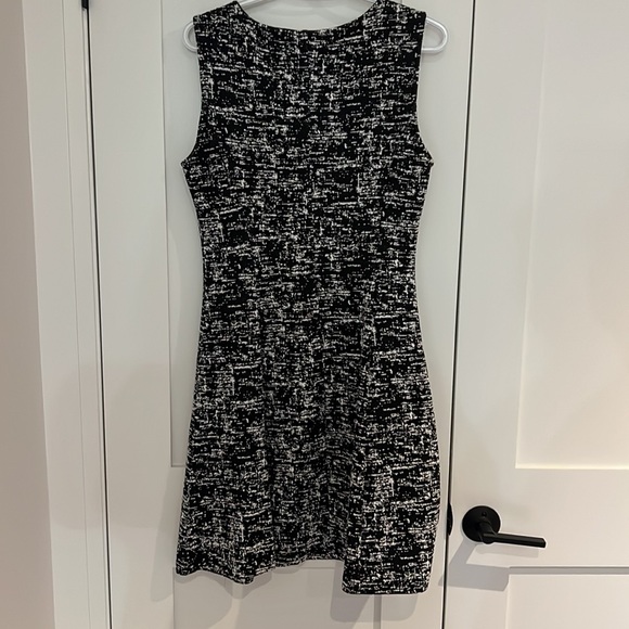 Black and white dress - Picture 2 of 3